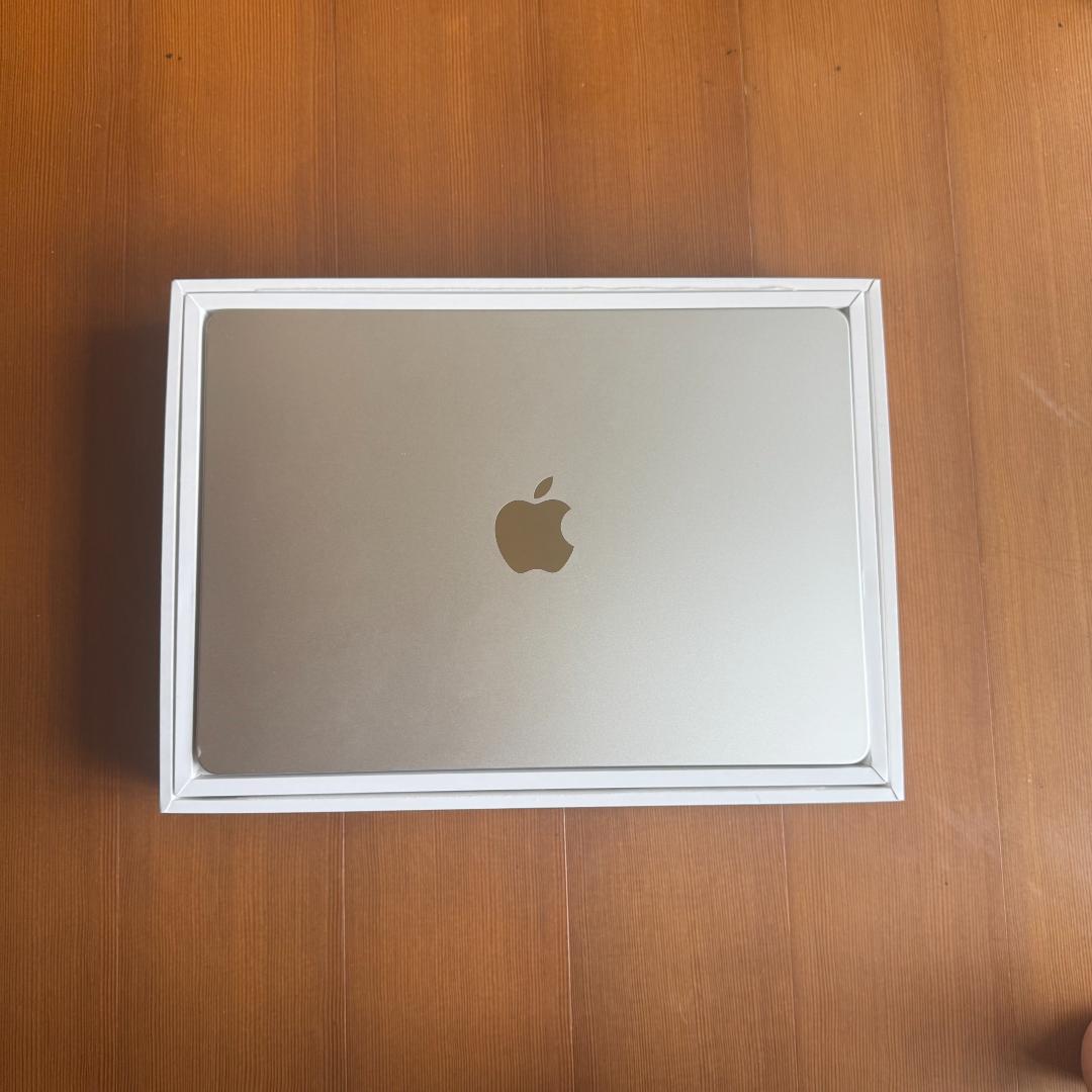 MacBook Air 13' M3 8GB/256GB Majextand付