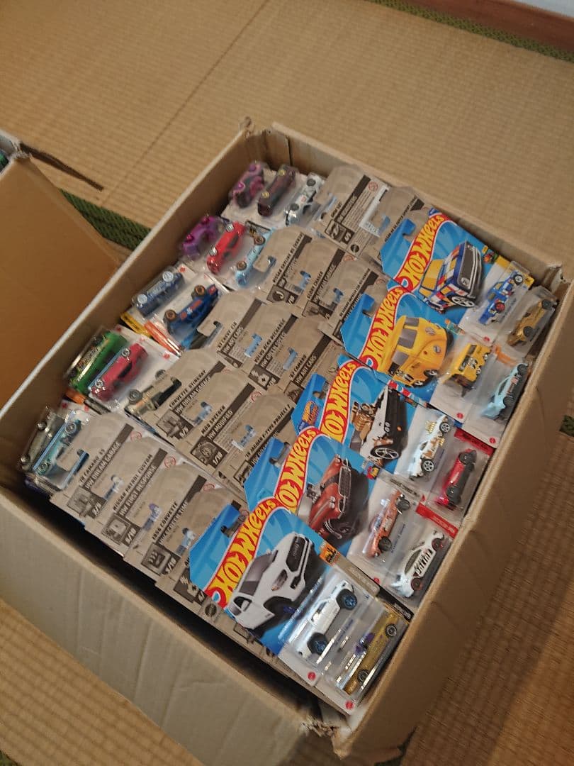 注意 やま Hot Wheels 140サイズ箱いっぱいセットその2