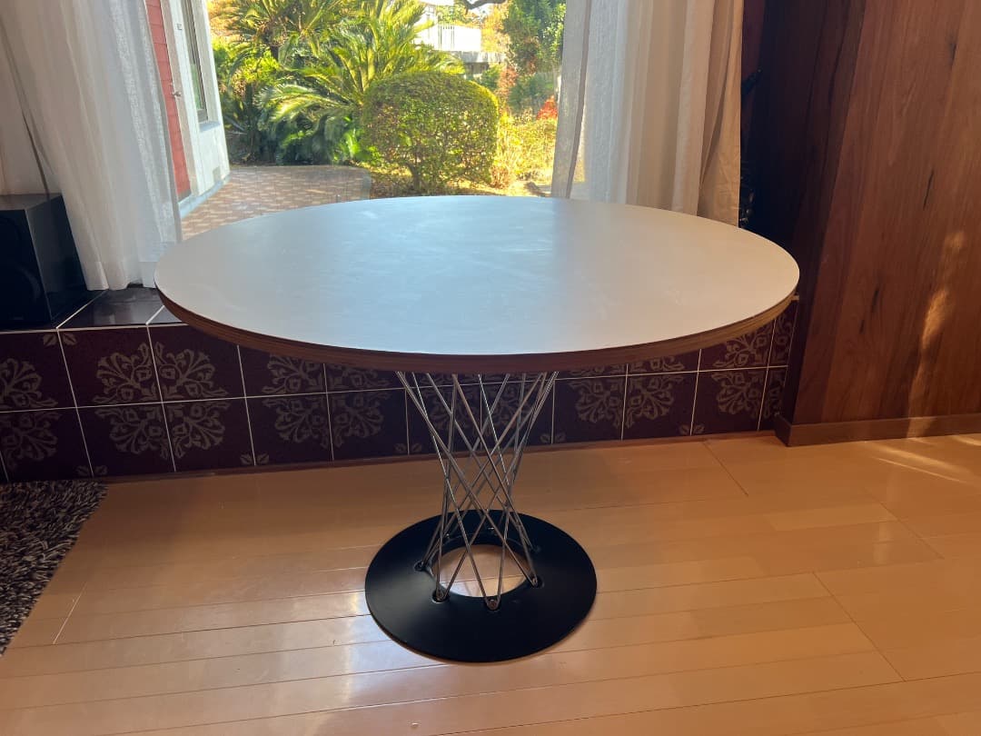 イサムノグチ　サイクロンテーブル　（リプロダクト家具）