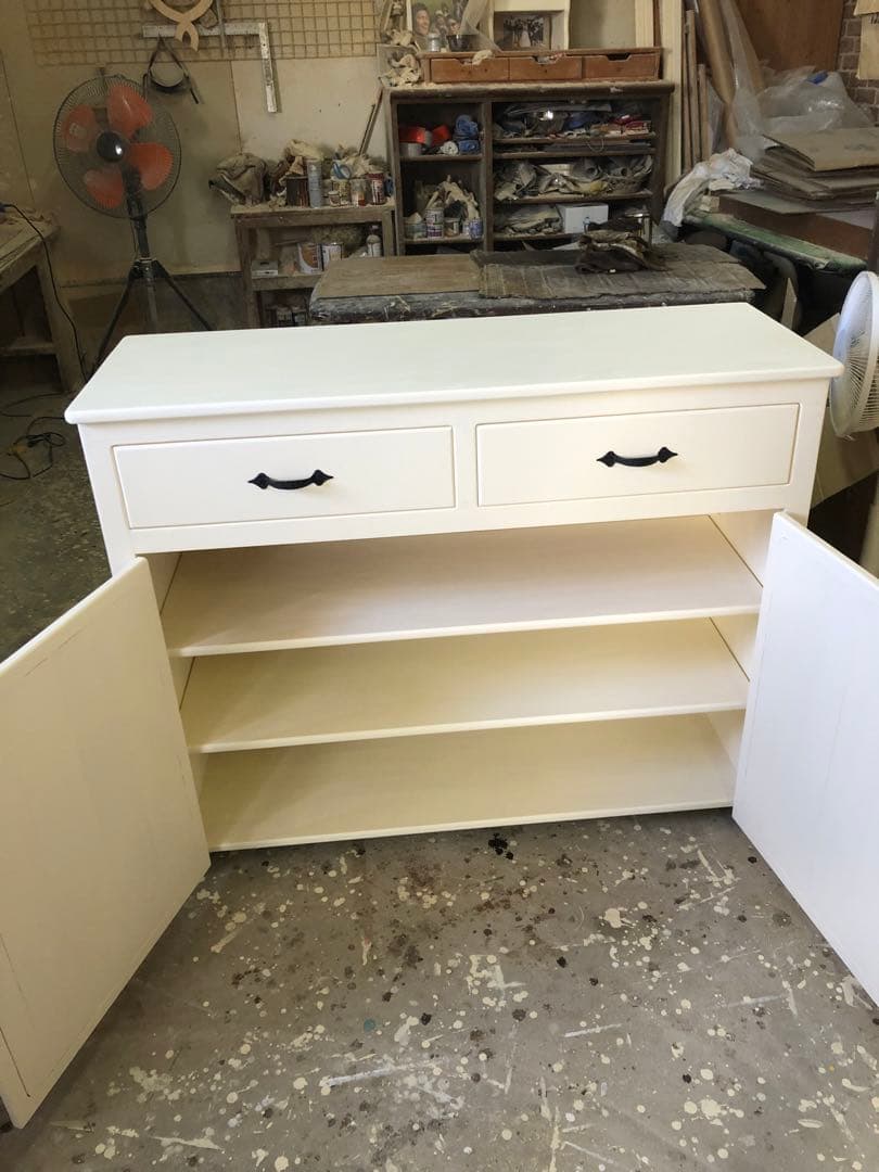 クリームシチューアンティークホワイトキャビネット引き出し付き