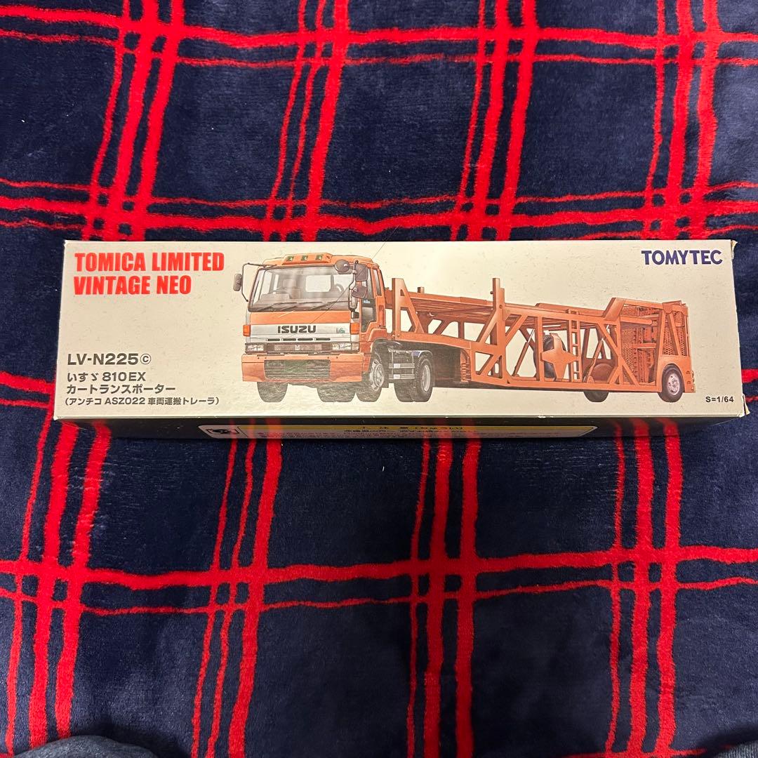 トミカ　LV-N225c いすゞ　810 EX カートランスポーター
