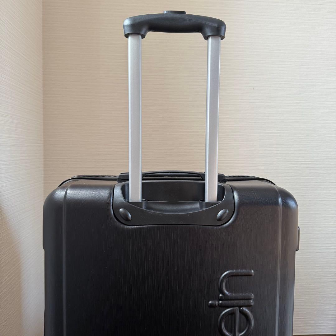 カルバンクライン スーツケース Lサイズ 軽量 大きめロゴ クールデザイン