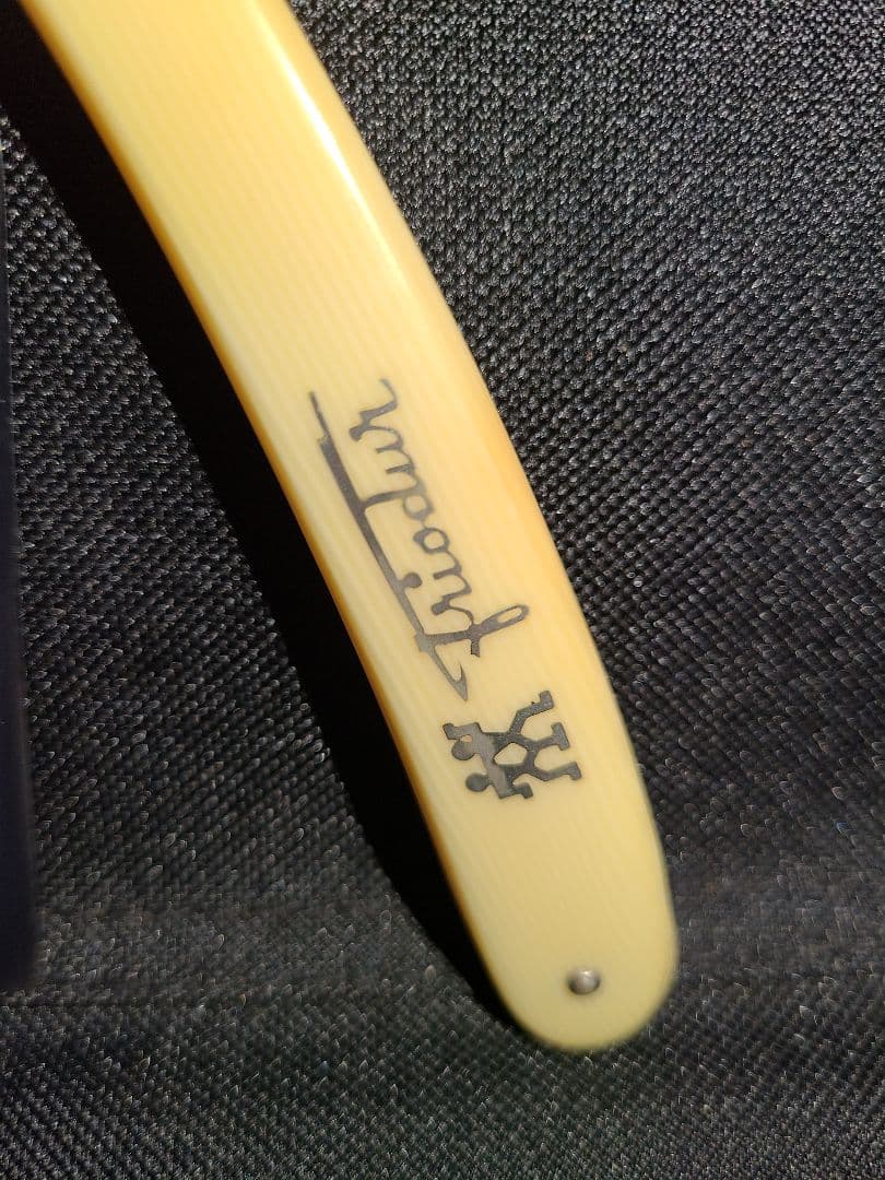 プロ理容師用剃刀　旧型　アンティーク