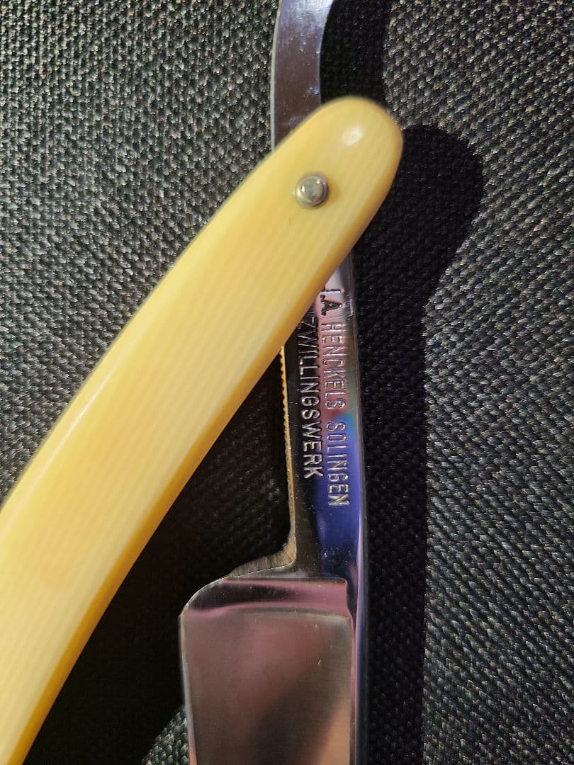 プロ理容師用剃刀　旧型　アンティーク