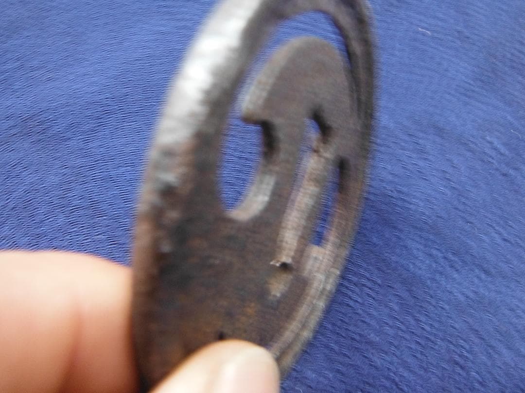 刀装具・鍔・甲冑師　(つば) ・巴紋透かし・江戸時代
