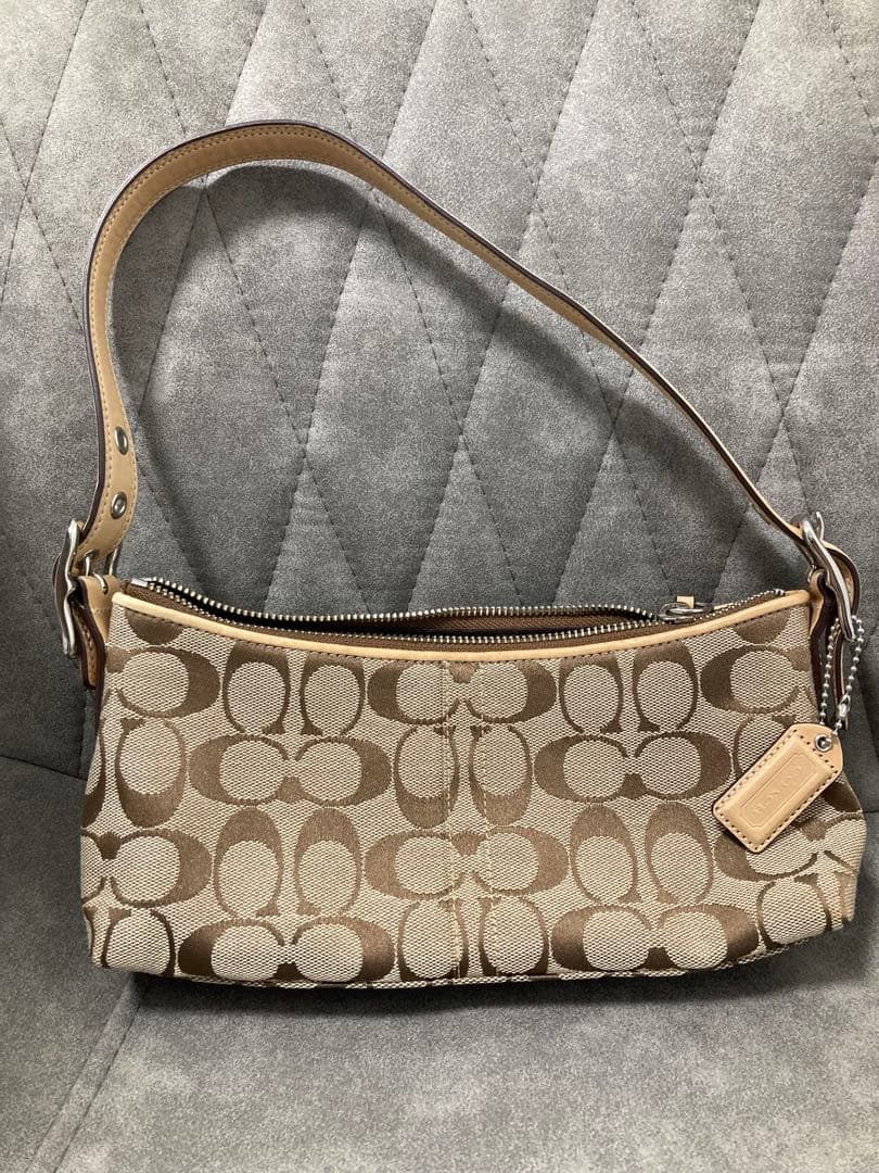 【美品】COACH コーチ ワンショルダーバッグ シグネチャー 8K01