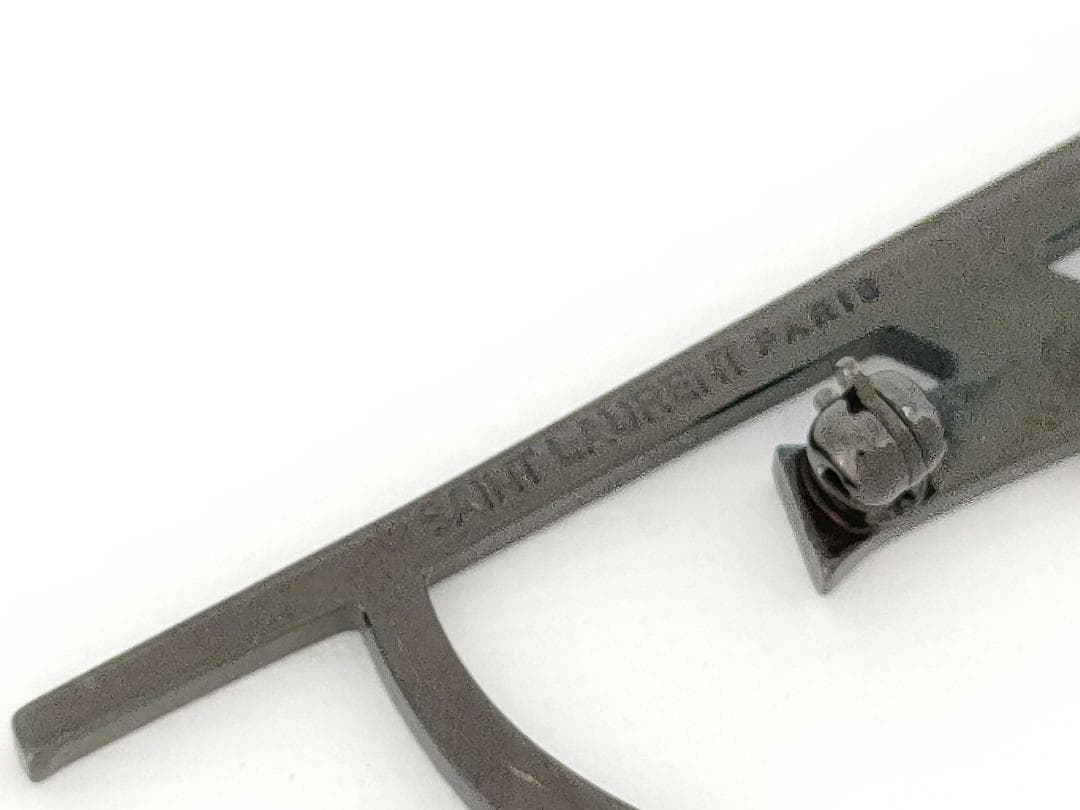 サンローラン パリ YSLロゴ カサンドラ ブローチ GP