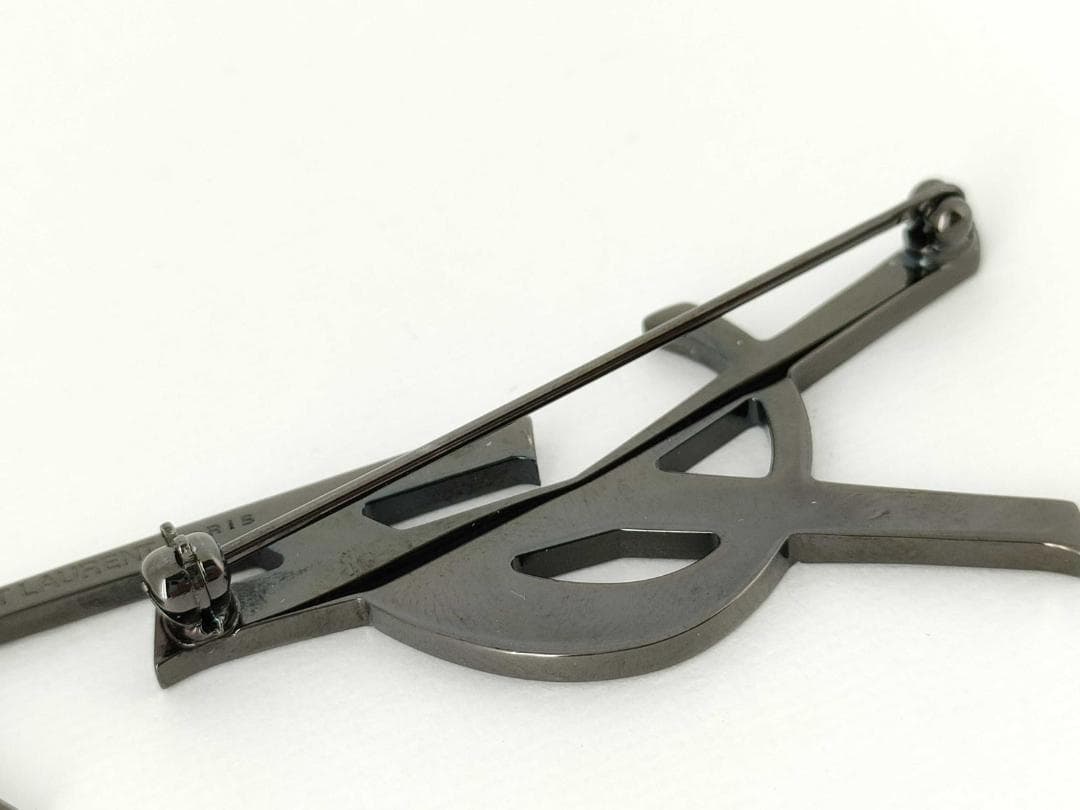 サンローラン パリ YSLロゴ カサンドラ ブローチ GP