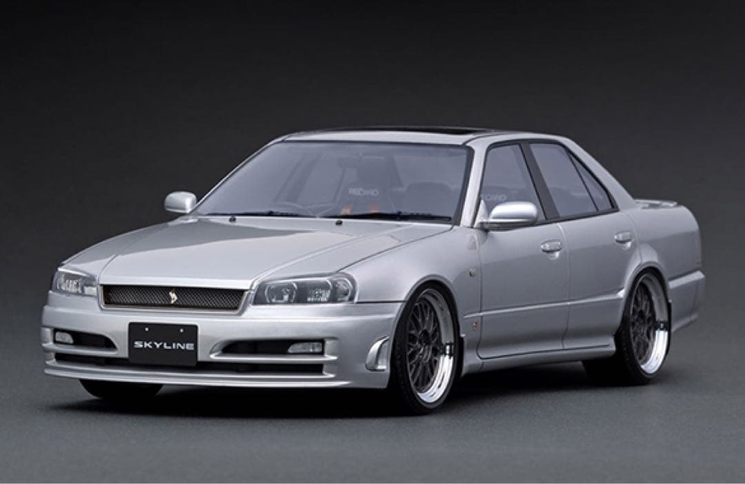 イグニッションモデル1/18スカイライン25GTターボ(ER34)シルバー