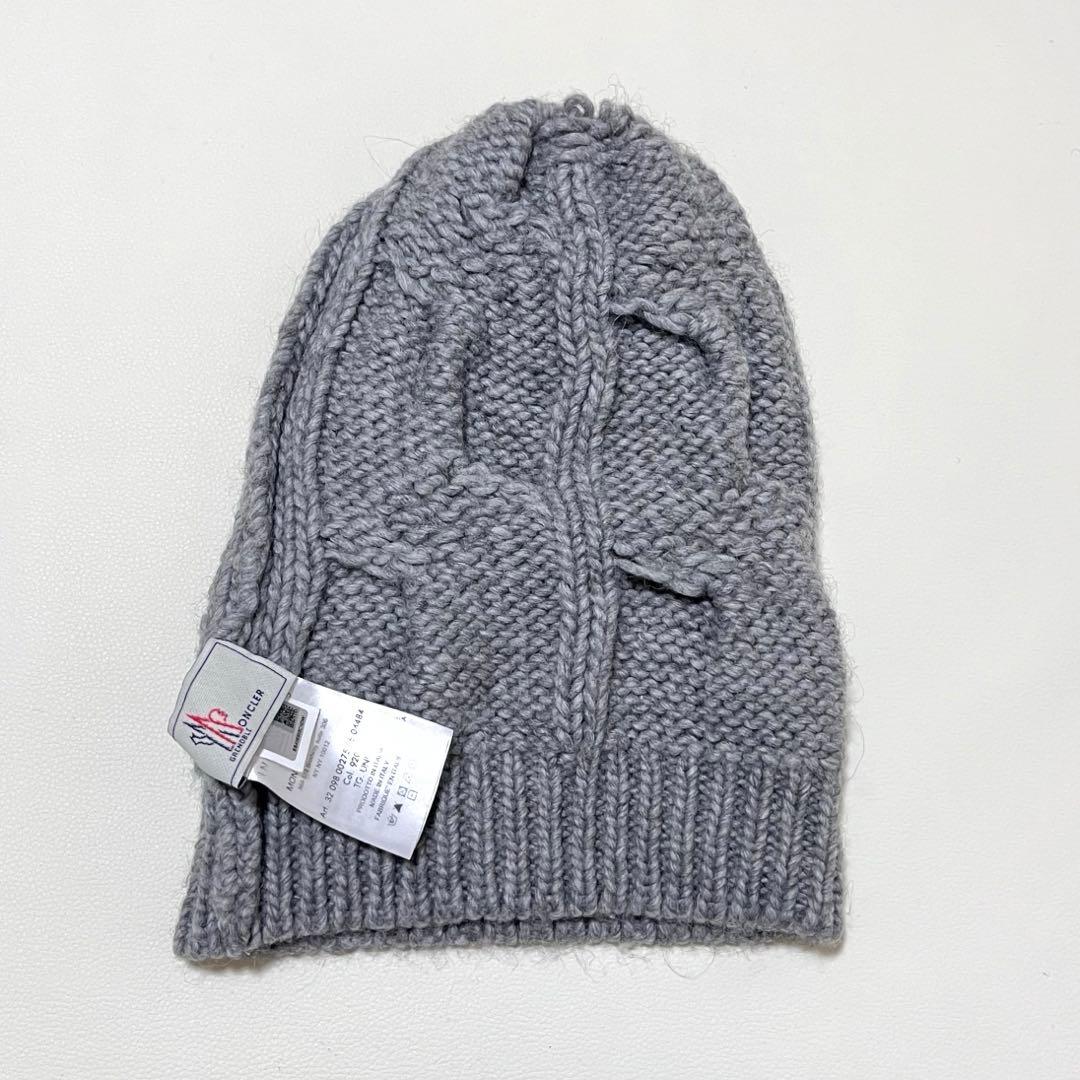 【美品】モンクレール　ニット帽　ケーブル編み　ロゴ　ユニセックス　キャップ　帽子