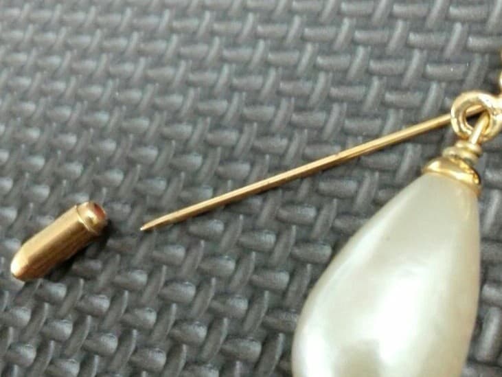 CHANEL　ピンブローチ　パール付き