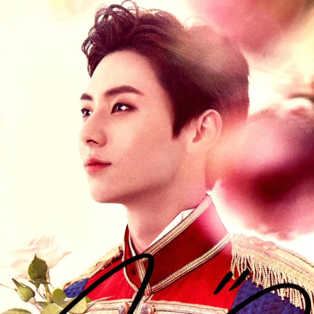 セール中…ファン・ミニョン直筆サイン入り2Lサイズ写真…