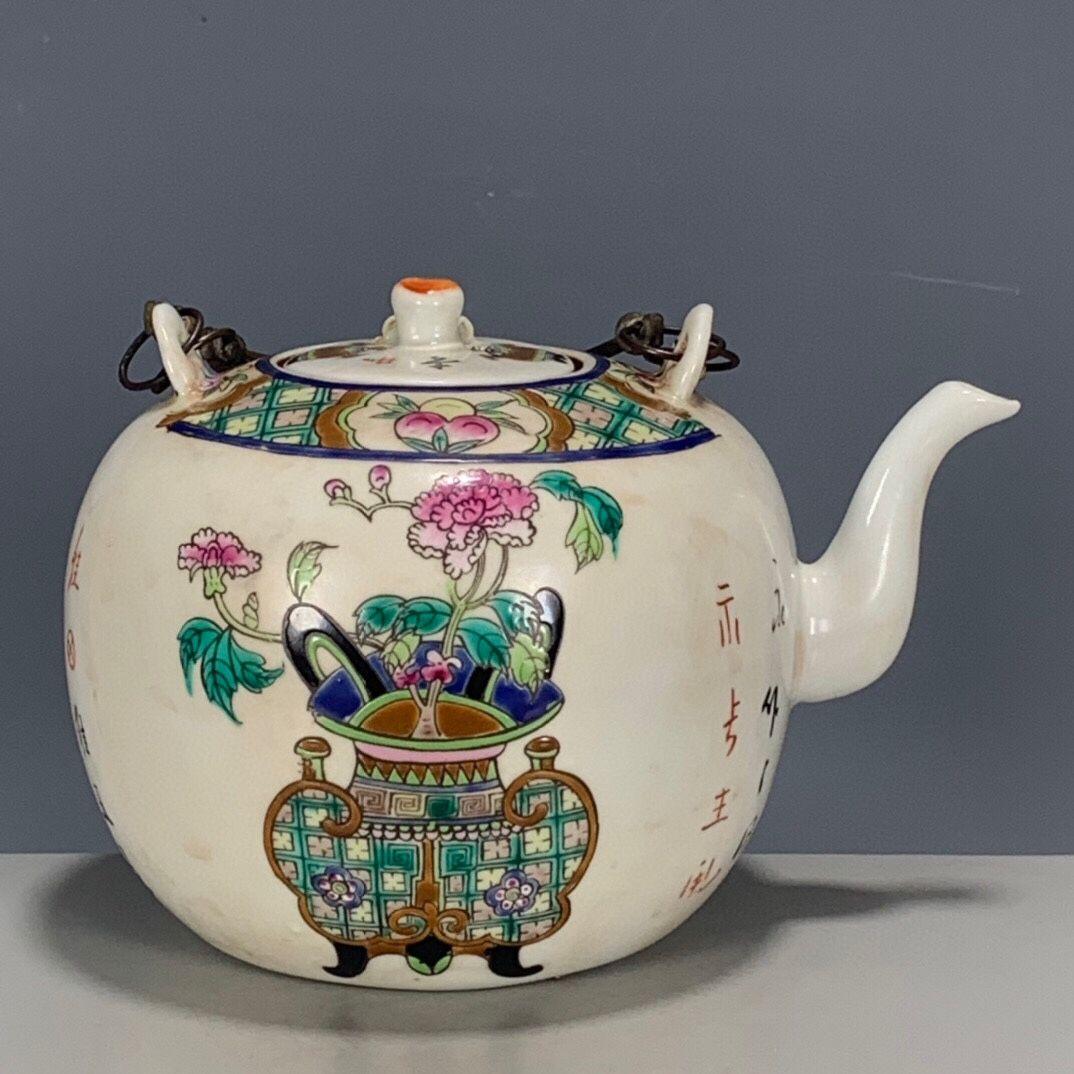 清代の同治  五彩粉彩博古図査義興鼎  花提梁やかん  急須    現代工芸品