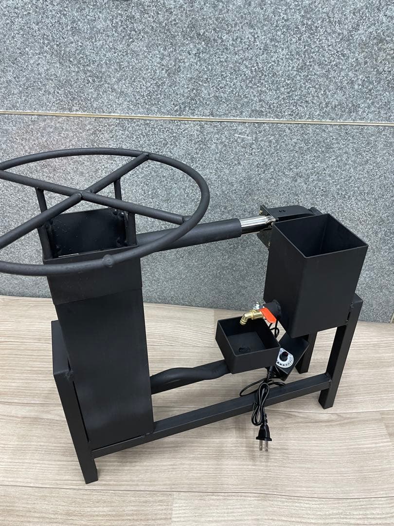 廃油ストーブ　ロケットストーブ　送風機と五徳付いています