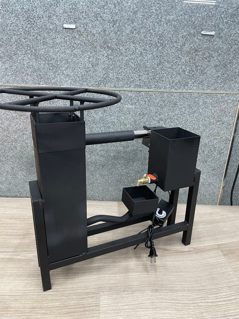 廃油ストーブ　ロケットストーブ　送風機と五徳付いています