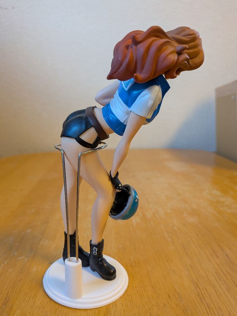 峰不二子フィギュア　ライダースーツver