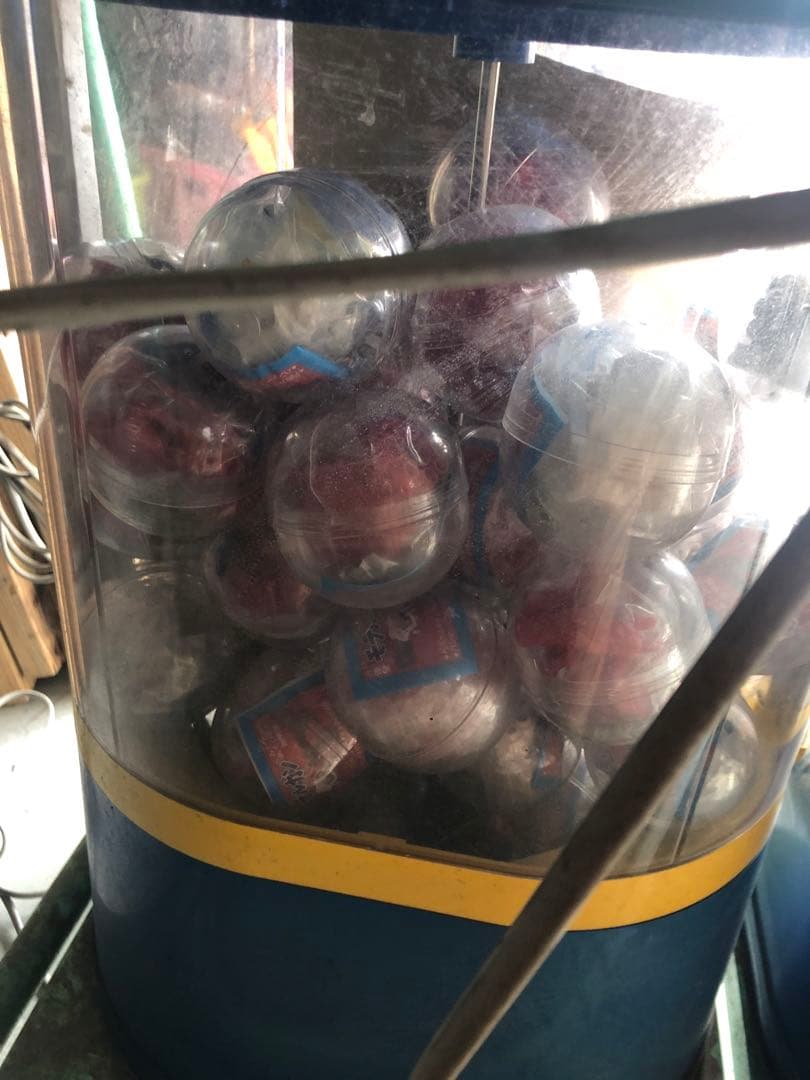 ガチャ　カードじゃん　本体　カプセルトイ