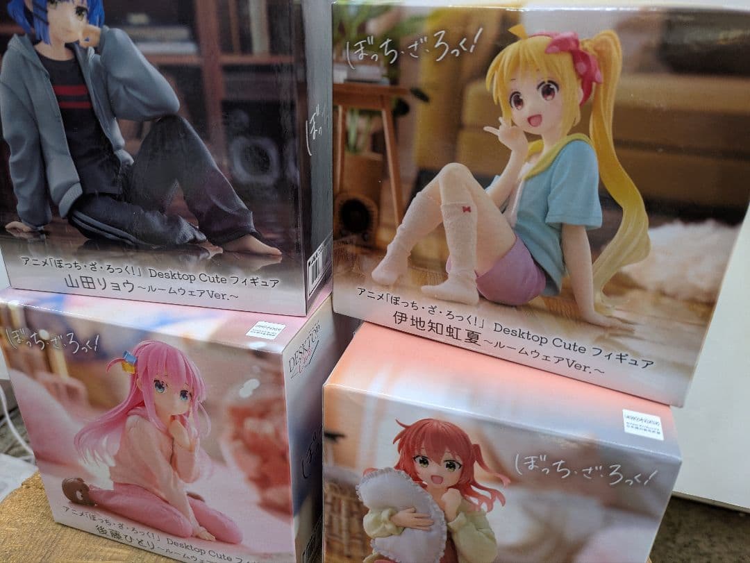 Y*i様 アニメ「ぼっち、ざ、ろっく」Desktop Cuteフィギュア4体セッ