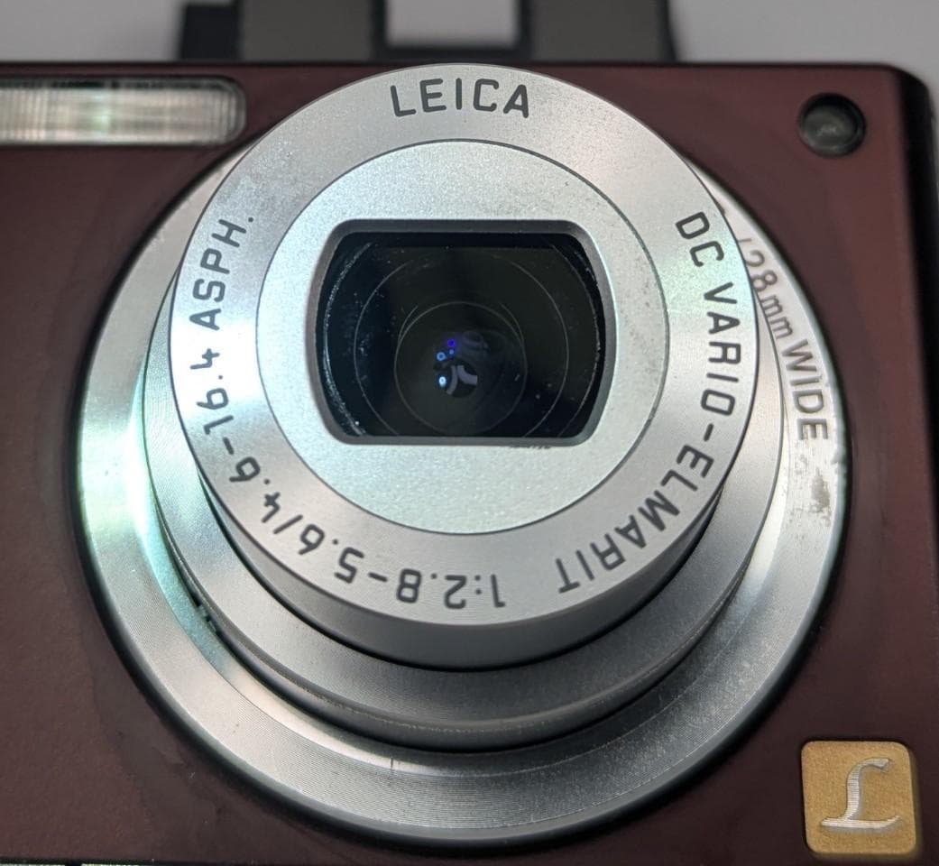 Panasonic LUMIX DMC-FX33 コンパクトデジタルカメラ