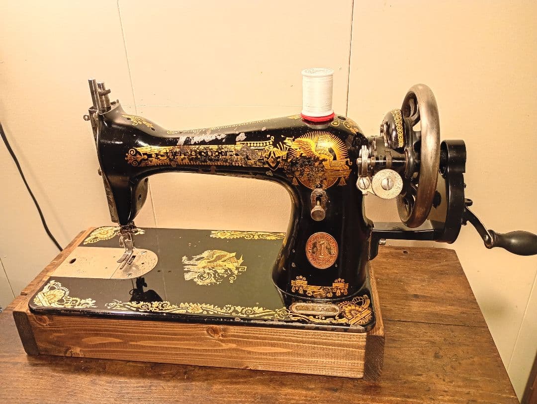 シンガー　スフィンクス　縫うためのアンティーク　ミシン　レトロ