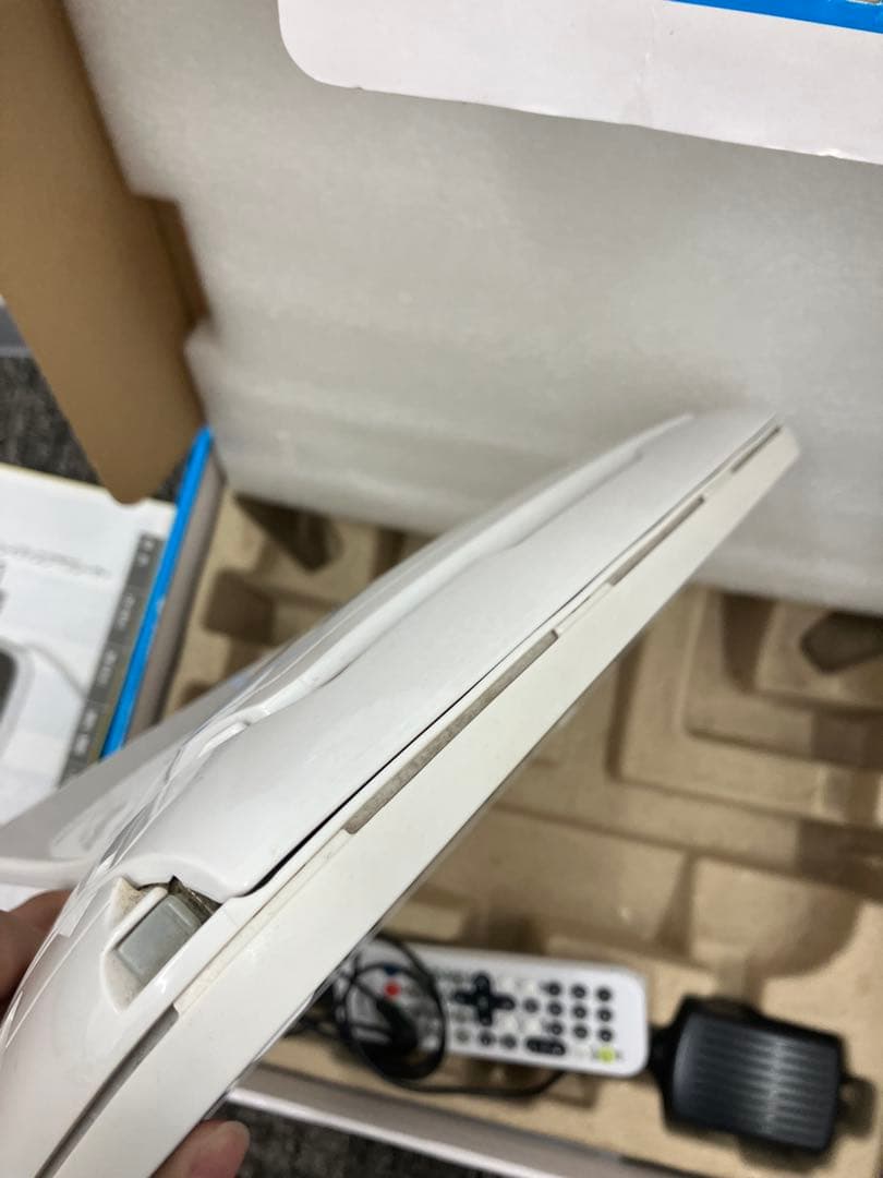 ツインバード ポータブル防水ブルーレイプレーヤー BR-J921