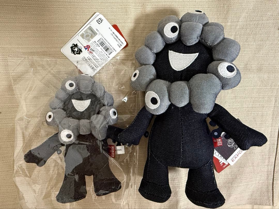 EDWIN ミャクミャク　ぬいぐるみ大＆ボールチェーンマスコット　２体セット