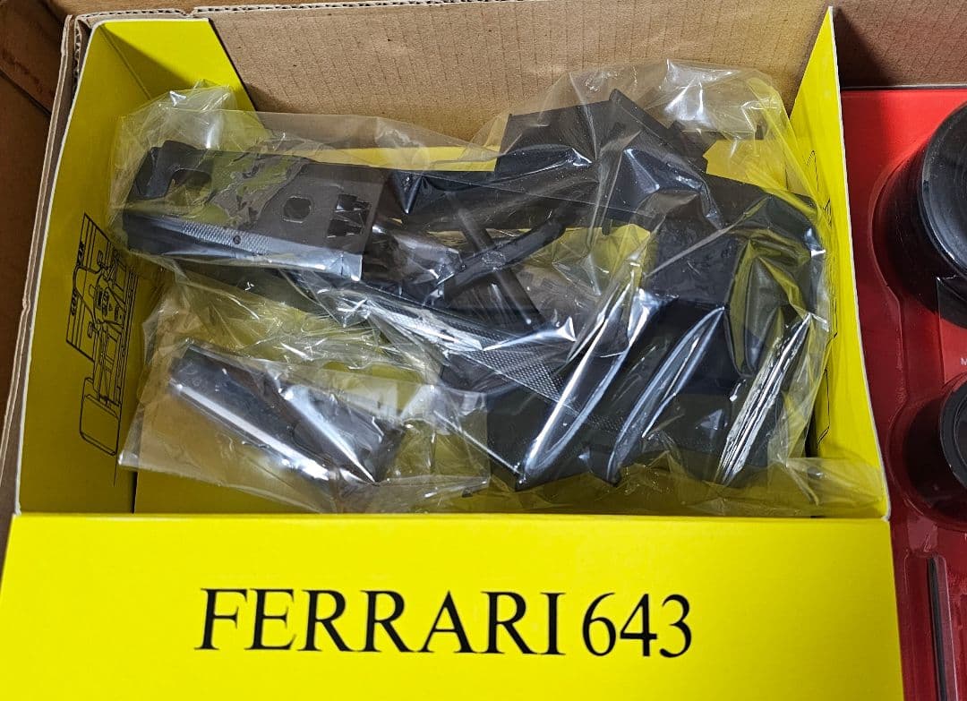 ロッソ1/8フェラーリ643 未組立保管品