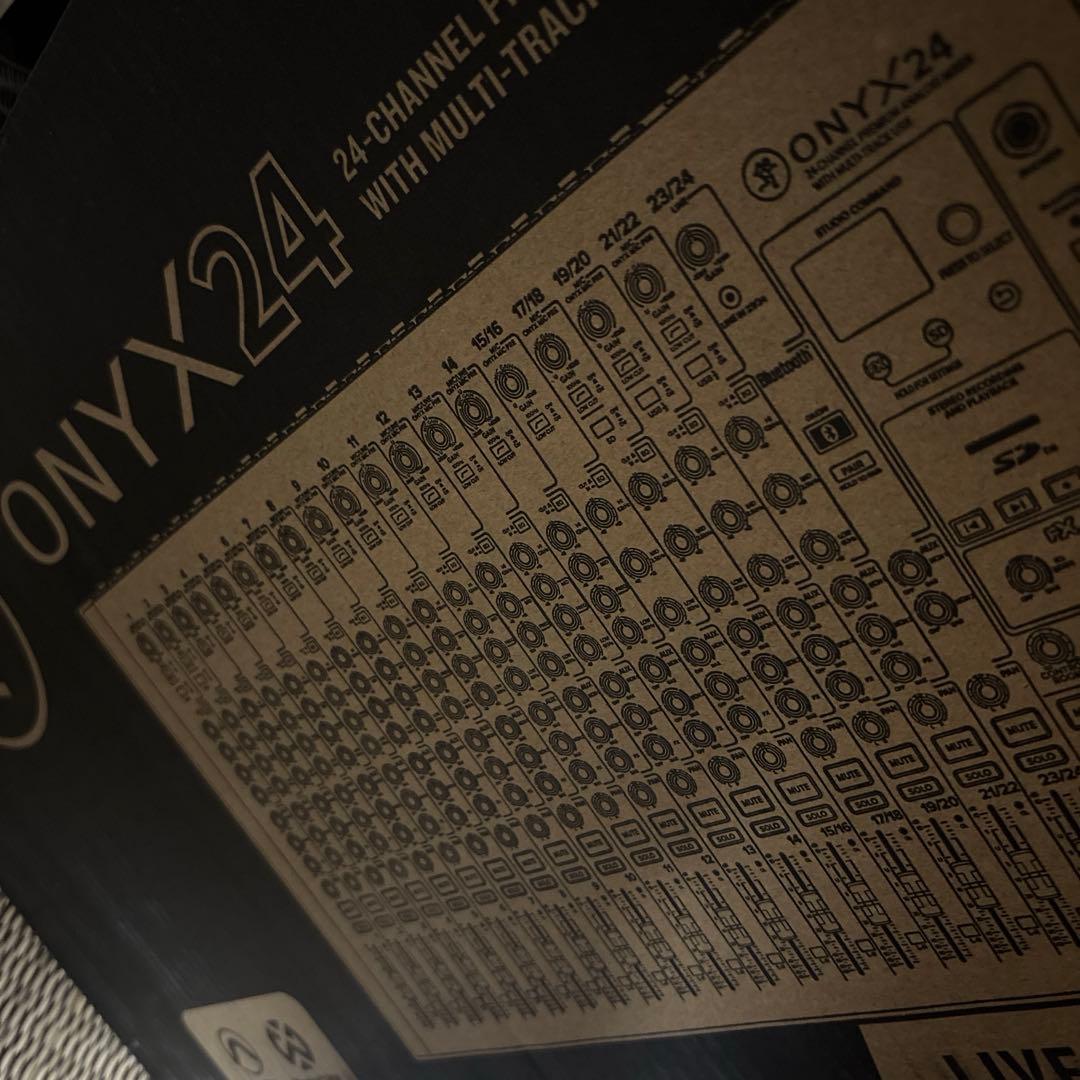 Mackie ONYX 24ch アナログミキサー