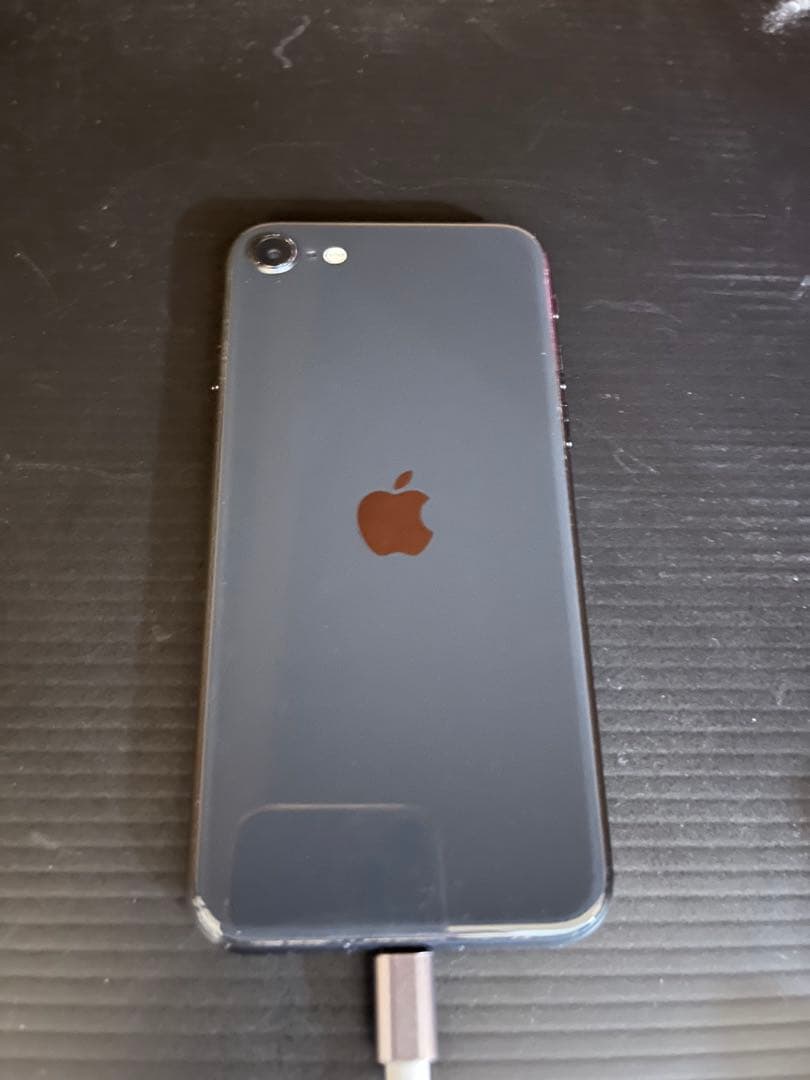 【ジャンク品】iPhoneSE第二世代　ブラック