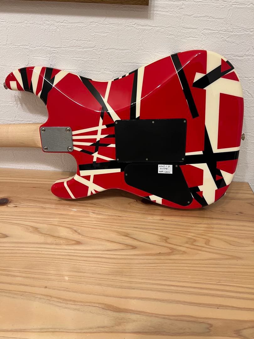 美品！EVH Striped Red with Black Stripes