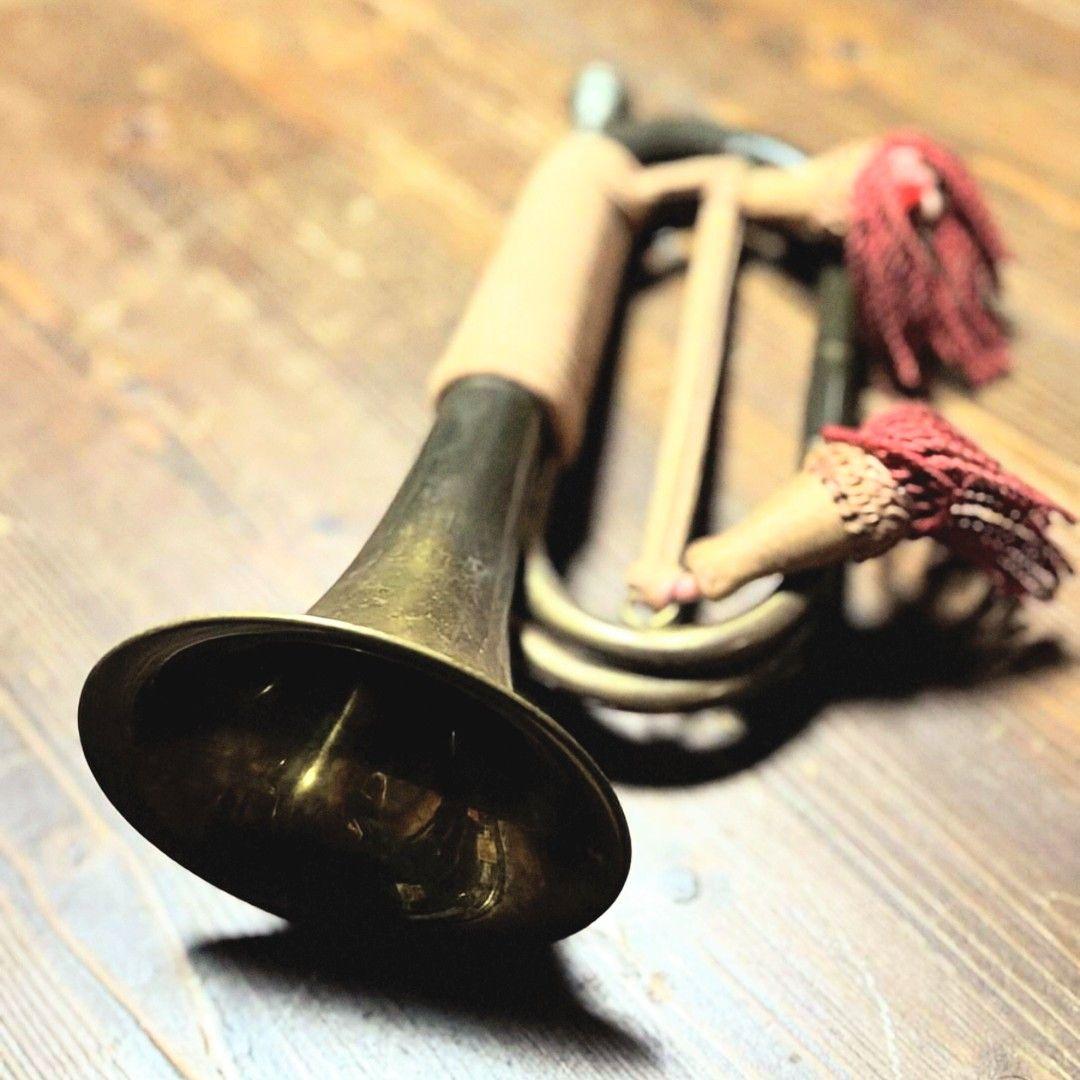 【当時物】旧日本軍・軍隊ラッパ（喇叭）信号ラッパ・突撃ラッパ 二つ巻【紐状態良】