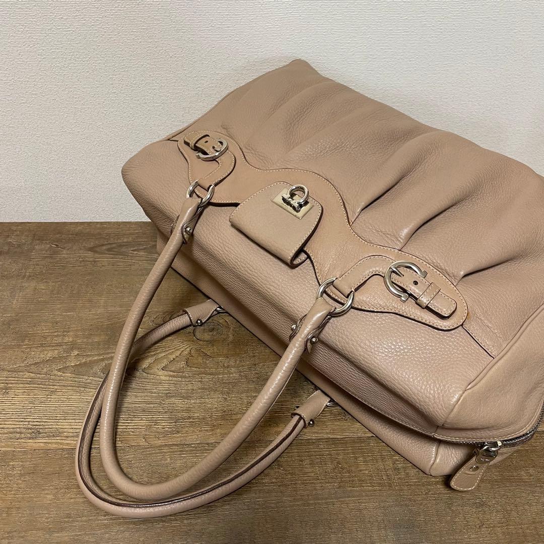 ■Ferragamo（フェラガモ）良品 / レザー /ハンドバッグ/ ベージュ系