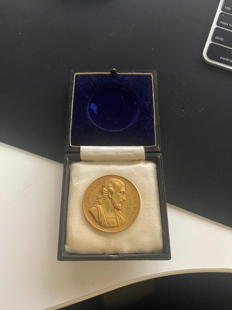 サルバトール・ムンディの歴史的なメダル