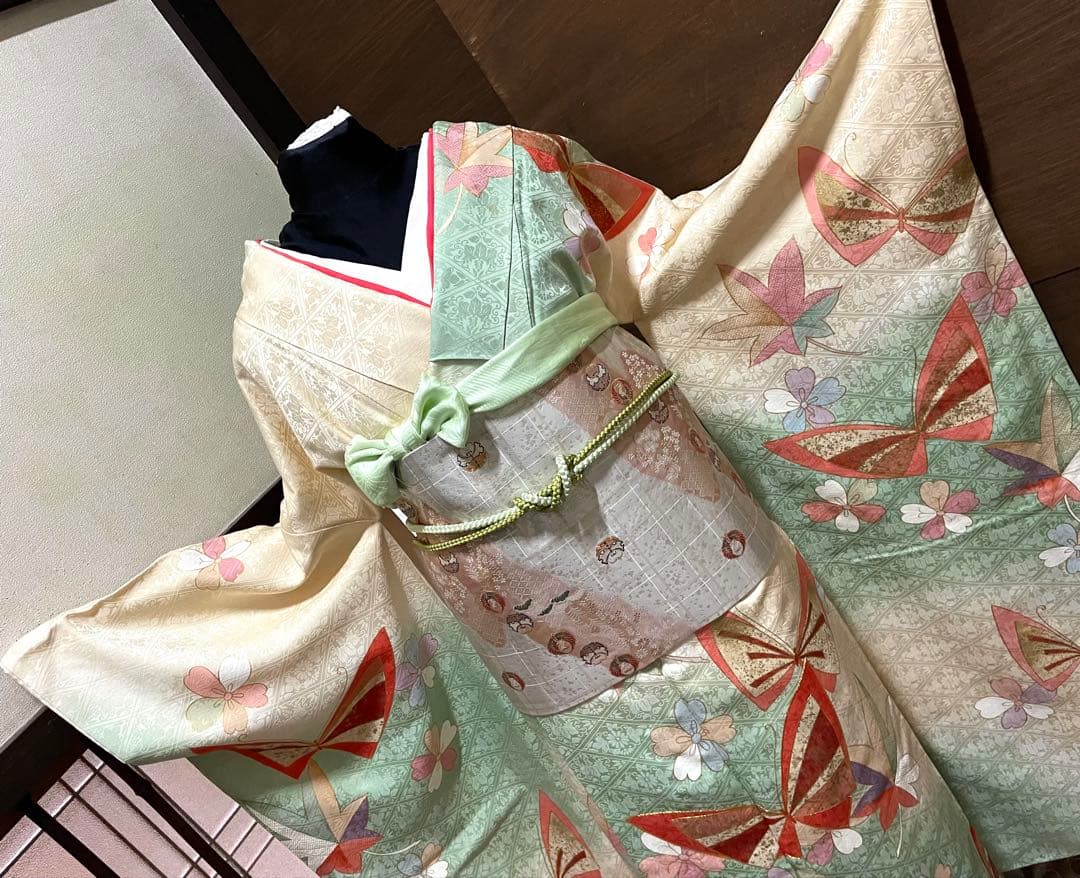 振袖フルセット6点サイズM〜Ｌ駒刺繍　花蝶文　暈し染め　金彩　正絹