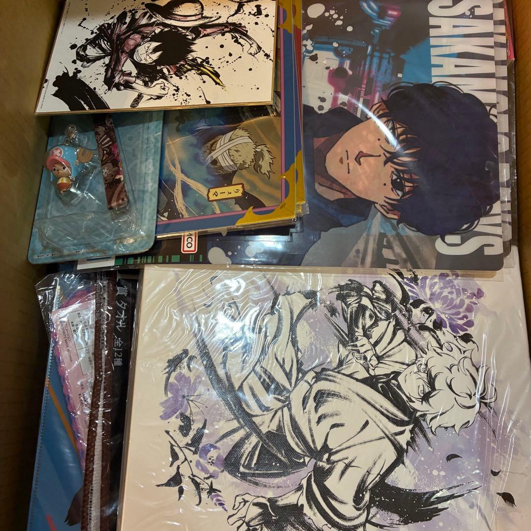 大量 アニメグッズ まとめ売り ノンジャンル アニメ 缶バッジ クリアファイル