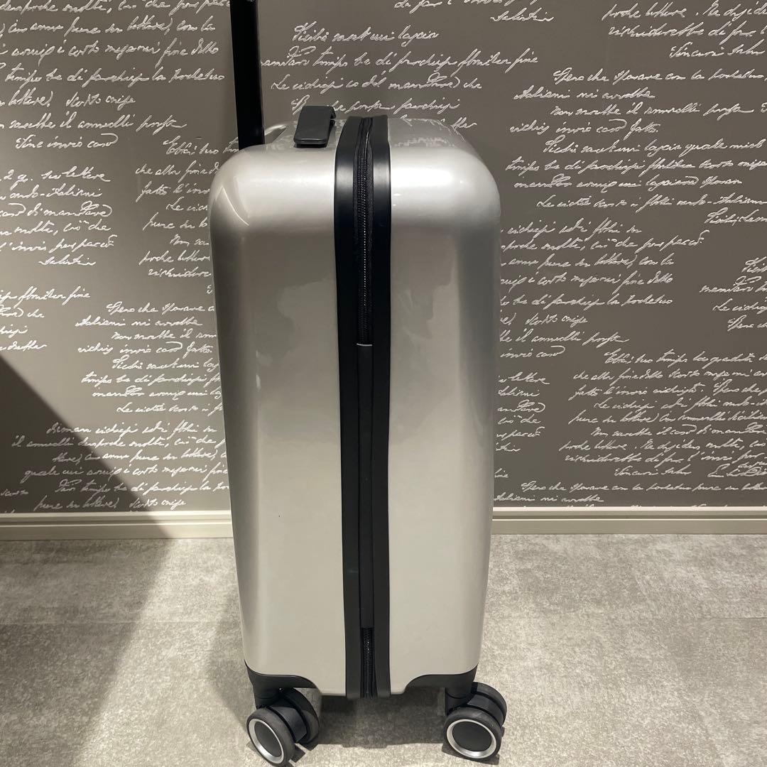 メルセデス ベンツ キャリーケース　軽量　機内持込み可