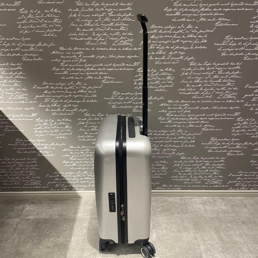 メルセデス ベンツ キャリーケース　軽量　機内持込み可