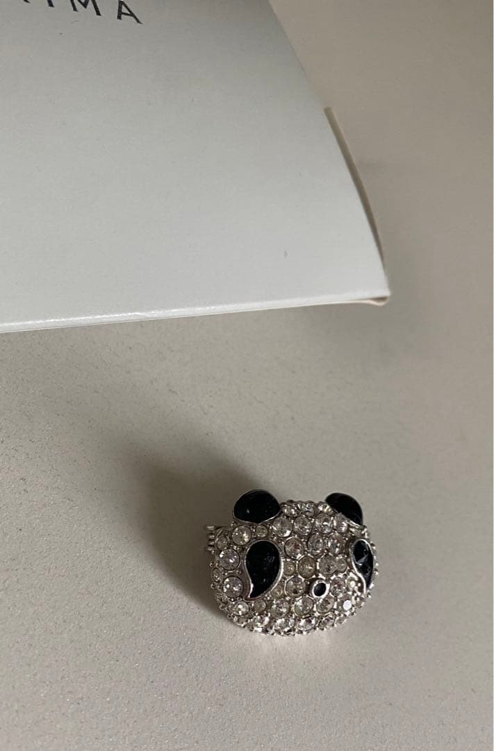 lani⭐︎【美品】ANTEPRIMA パンダ ブローチ