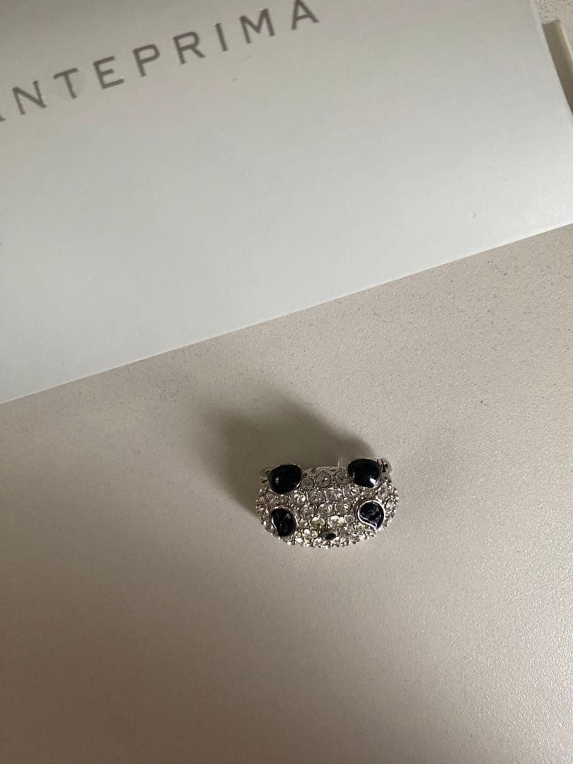 lani⭐︎【美品】ANTEPRIMA パンダ ブローチ