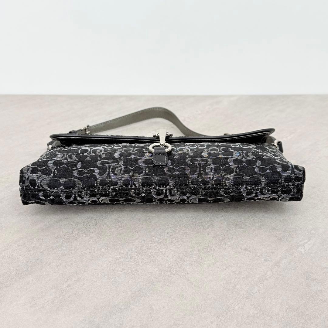 バッグ Coach Black Signature Soft Clip Pouch