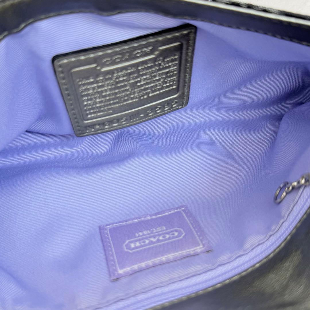 バッグ Coach Black Signature Soft Clip Pouch