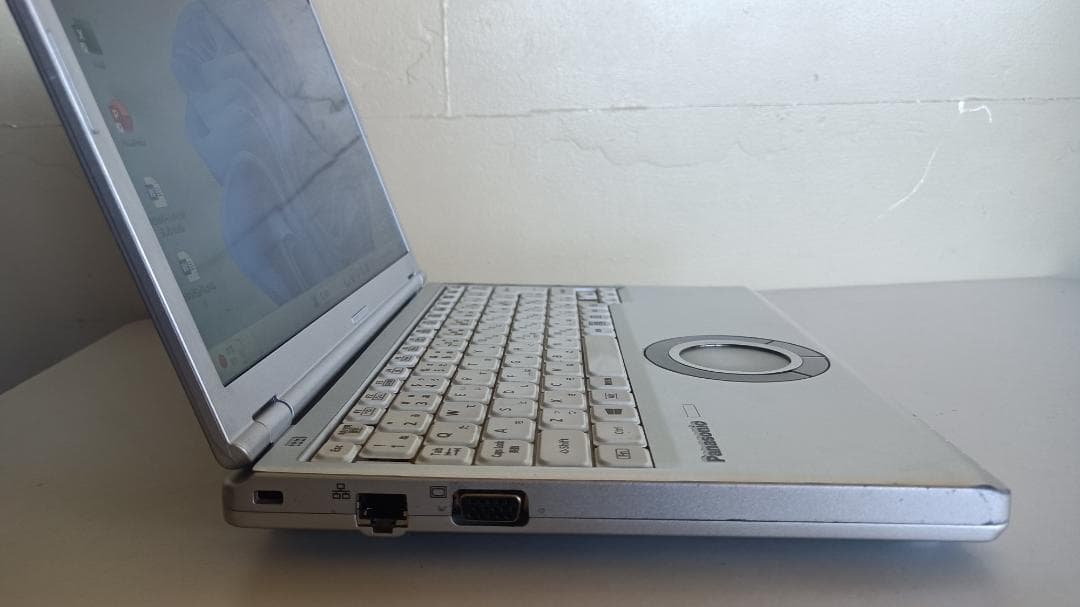 ノートパソコンpanasonic第七世代Core i5 SSD256Gメモリ8G