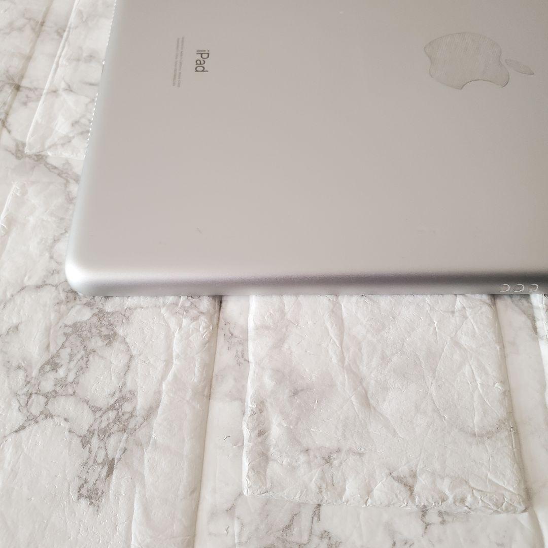 250 iPad 8世代 32GB SIMフリー シルバー