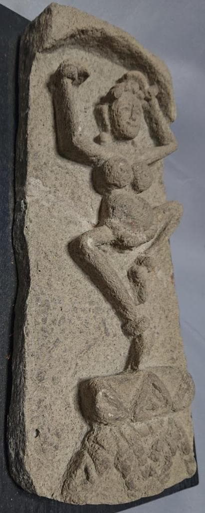 128　コレクター収集品　インド　ヒンドゥー教　石製　女神像