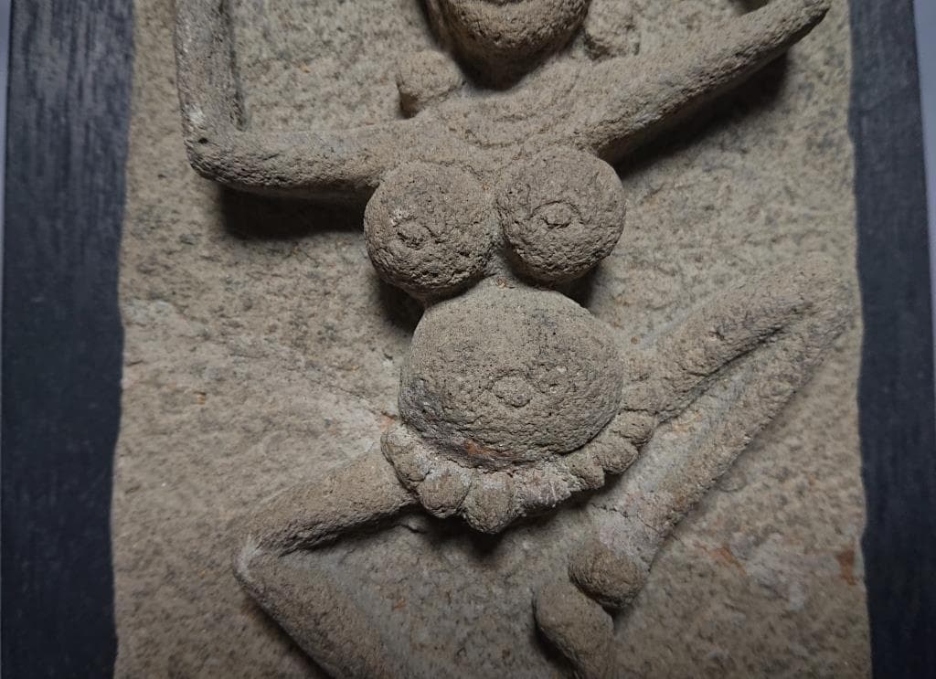 128　コレクター収集品　インド　ヒンドゥー教　石製　女神像