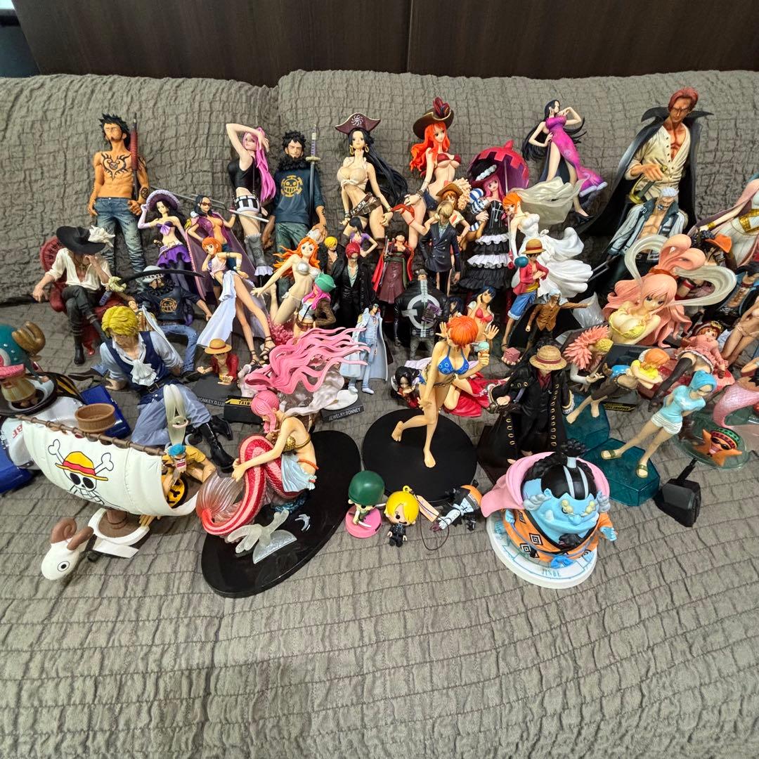 《大幅値下げ》ワンピース　フィギュア　箱無し　50体以上まとめ売り　売切希望
