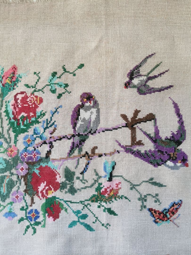 アンティーク 刺繍 燕達と蝶と薔薇 手刺繍リネンクロス タペストリー