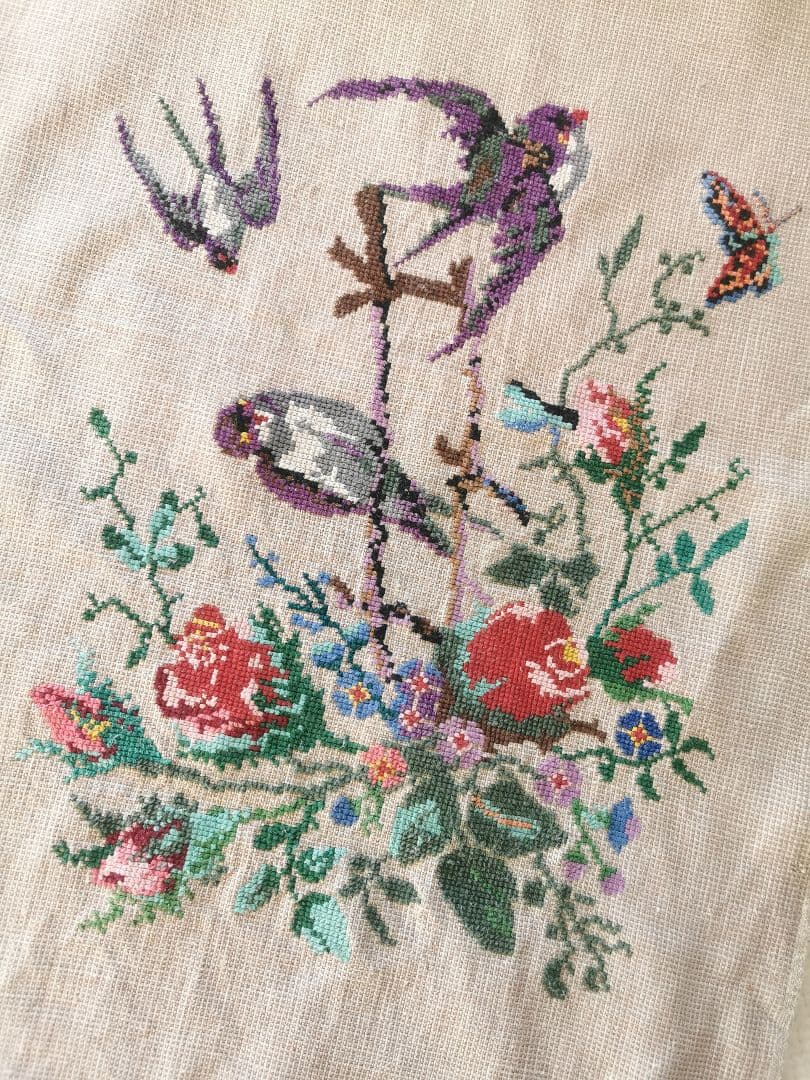 アンティーク 刺繍 燕達と蝶と薔薇 手刺繍リネンクロス タペストリー