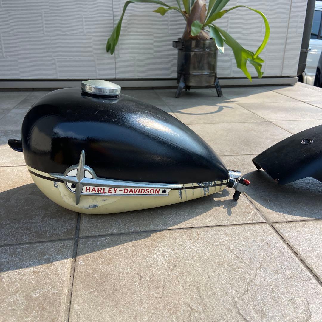 HARLEY-DAVIDSON ピーナッツタンク ミディアムトンネル