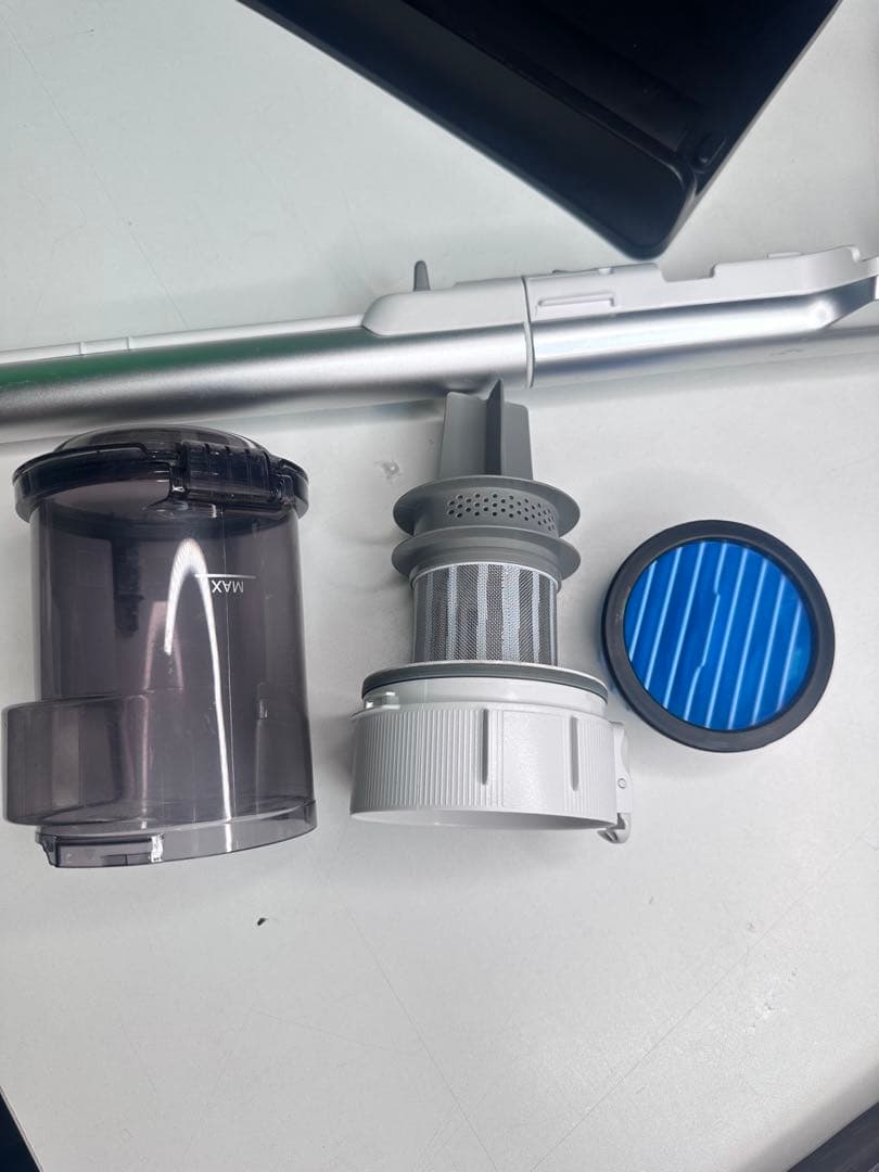 シャープコードレススティック掃除機RACTIVE Air EC-SR8-W